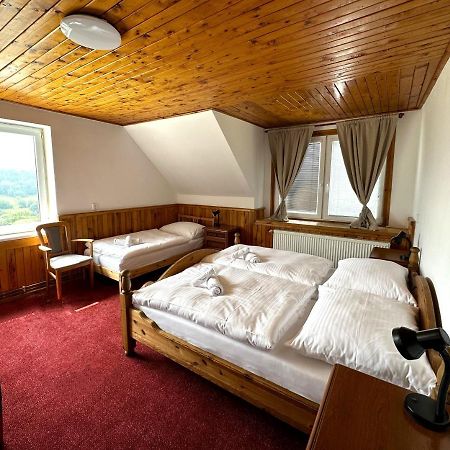 Obri Sud Libverda *** Hotel ลาซนิเย ลิบแวร์ดา ภายนอก รูปภาพ